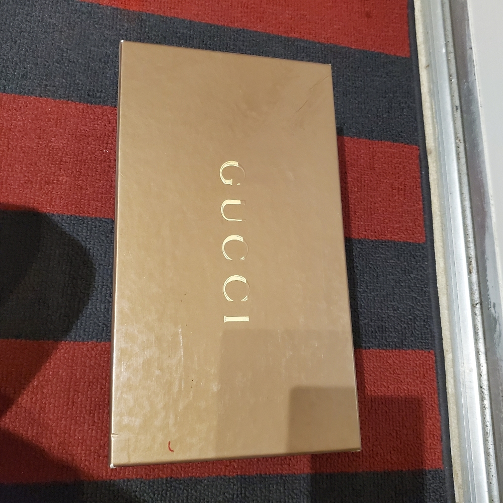 Gucci sandals